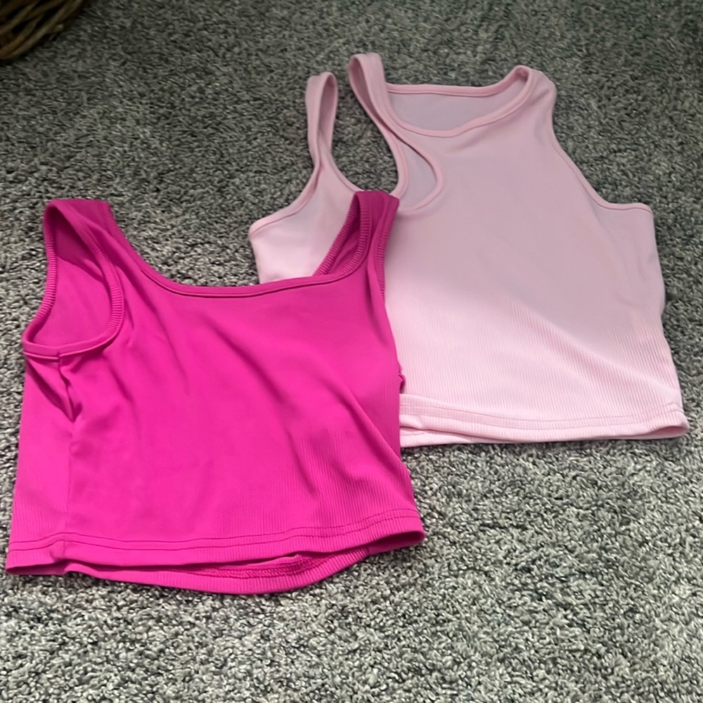Crop tops ,fit well, i just didn’t want them anymore